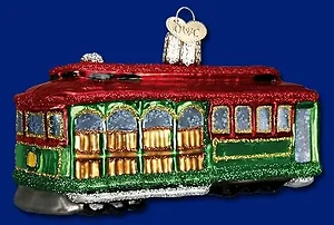 16339 | C2g WIREMOLD SLIM DESKTOP POWER CENTER - 3 POWER