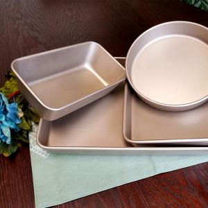 Oster 108124.04 Gale 4-piece Bakeware Set, Gold