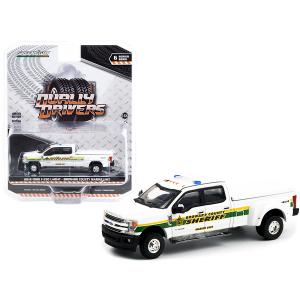 Greenlight 46060SET 2018 Ford F-350 Lariat Dually Pickup Truck With Be